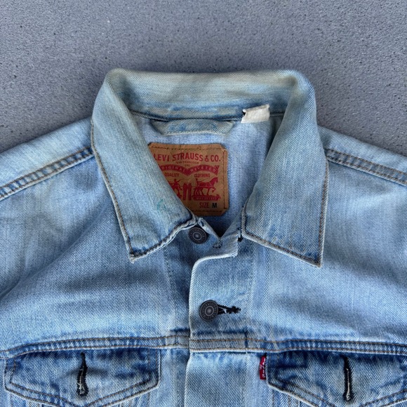 Levis's Denim Trucker Jacket Men Light Wash Blue Size Medium - Picture 2 of 6